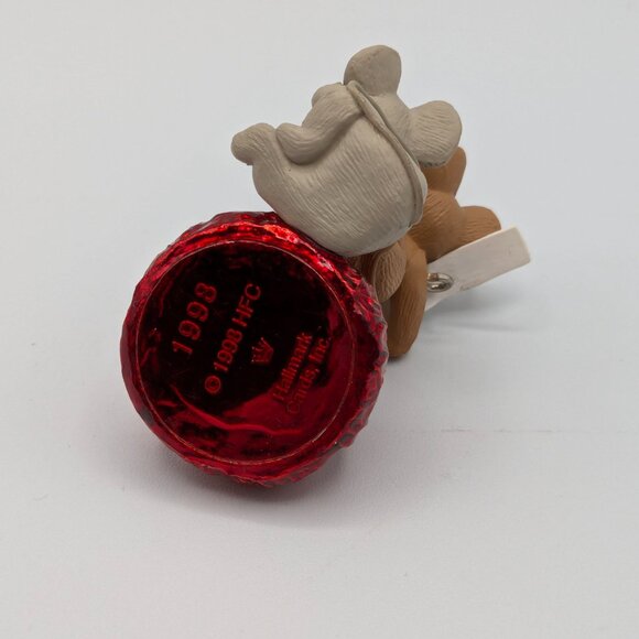 Hallmark Keepsake Sweet Treat Hershey's 1998 Vintage Christmas Ornament - Picture 7 of 10